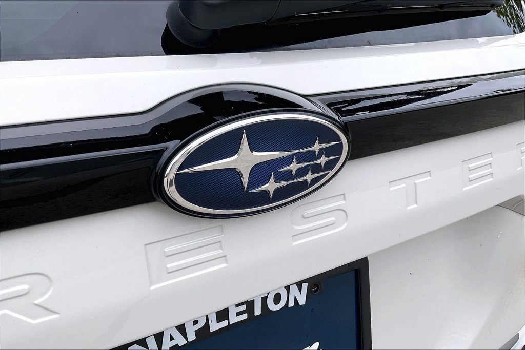 Used 2025 Subaru Forester Limited AWD/4WD image 8