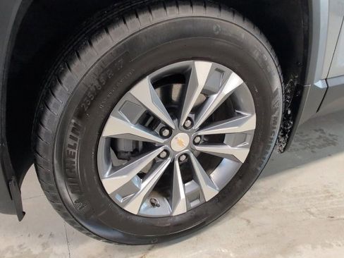 Used 2026 Chevrolet Equinox LT w/ Convenience Package II image 9