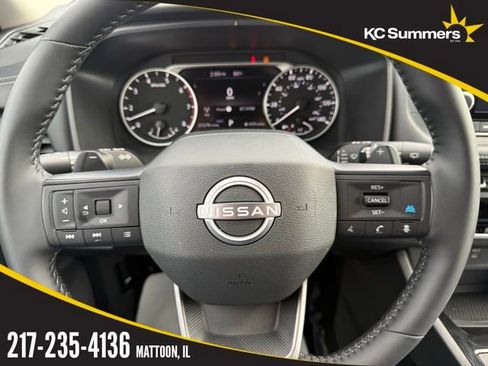 Certified 2025 Nissan Rogue SV AWD/4WD image 14