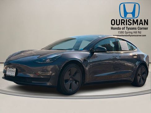 Used 2023 Tesla Model 3 Standard Range image 2