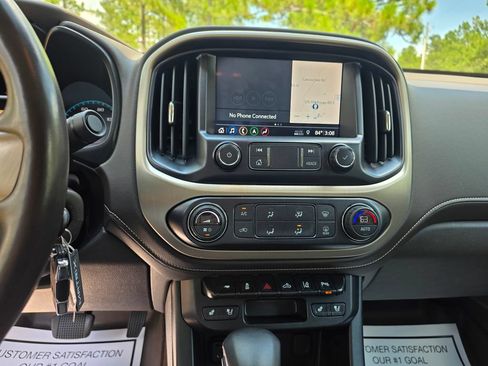 Used 2022 GMC Canyon Denali RWD image 29