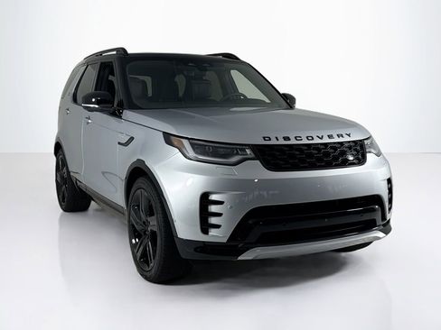 Used 2024 Land Rover Discovery Dynamic SE image 7