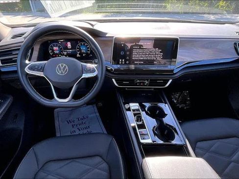 Certified 2025 Volkswagen Atlas SE AWD/4WD image 3