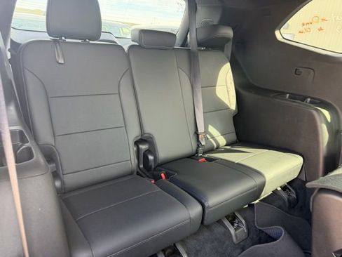 Used 2025 Buick Enclave Preferred image 12