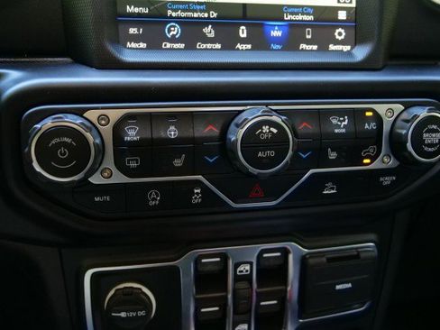 Used 2022 Jeep Gladiator Overland w/ Popular Equipment Package AWD/4WD image 14