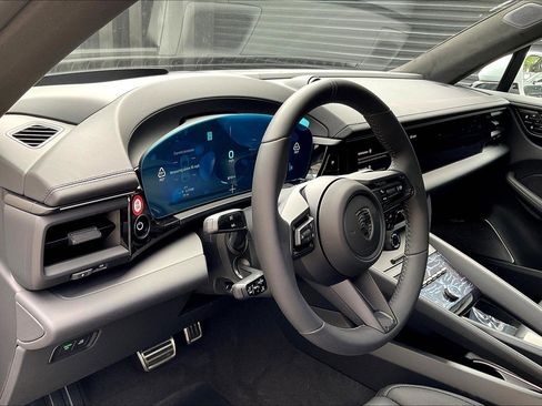 New 2025 Porsche Macan Turbo Electric image 4