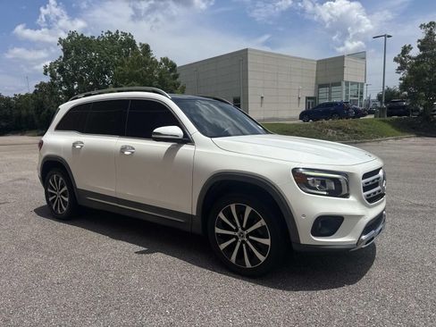 Used 2022 Mercedes-Benz GLB 250 image 3