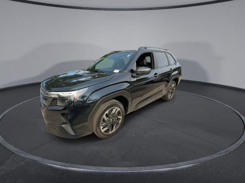 Used 2025 Subaru Forester Premium AWD/4WD image 4