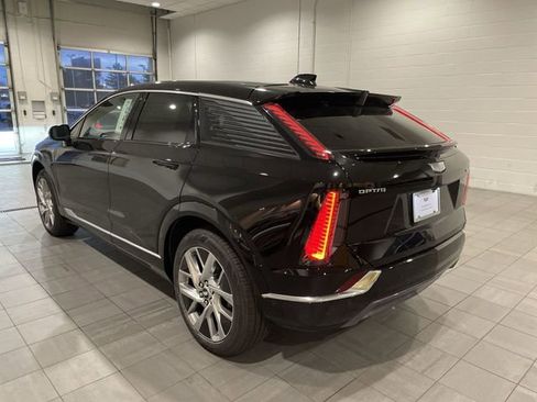 New 2025 Cadillac Optiq Luxury 2 AWD/4WD image 3