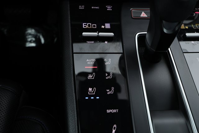 Used 2022 Porsche Macan AWD/4WD image 19