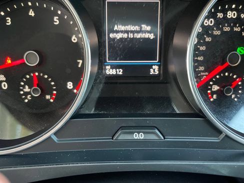 Used 2018 Volkswagen Tiguan S image 10