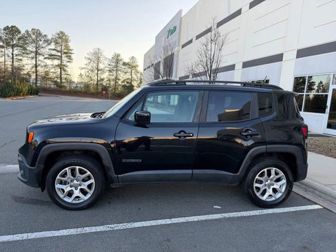 Used 2017 Jeep Renegade Latitude image 19