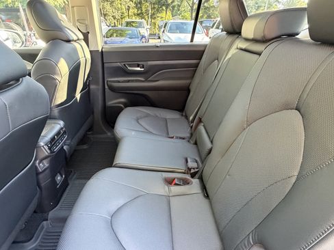 Used 2026 Toyota Grand Highlander FWD image 32