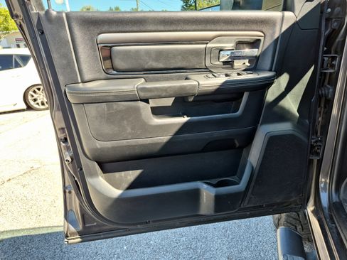 Used 2017 RAM 2500 Big Horn w/ Night Special Edition image 34