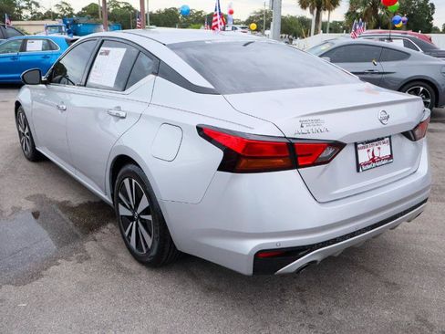 Used 2019 Nissan Altima 2.5 SV image 3