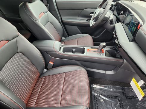 New 2026 Nissan Kicks SR w/ Cold Weather Package image 13