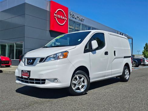 Used 2021 Nissan NV200 SV image 1