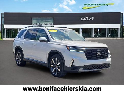 Used 2025 Honda Pilot Elite image 1