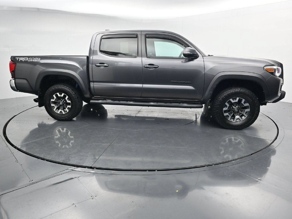 Used 2019 Toyota Tacoma TRD Off-Road AWD/4WD image 9