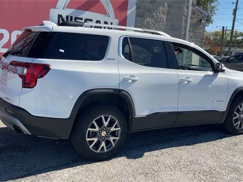 Used 2023 GMC Acadia SLT image 4