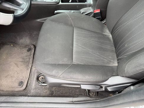 Used 2018 Ford Focus SE FWD image 23