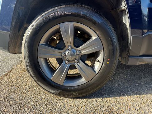 Used 2014 Jeep Patriot Latitude w/ Freedom Edition Package image 22