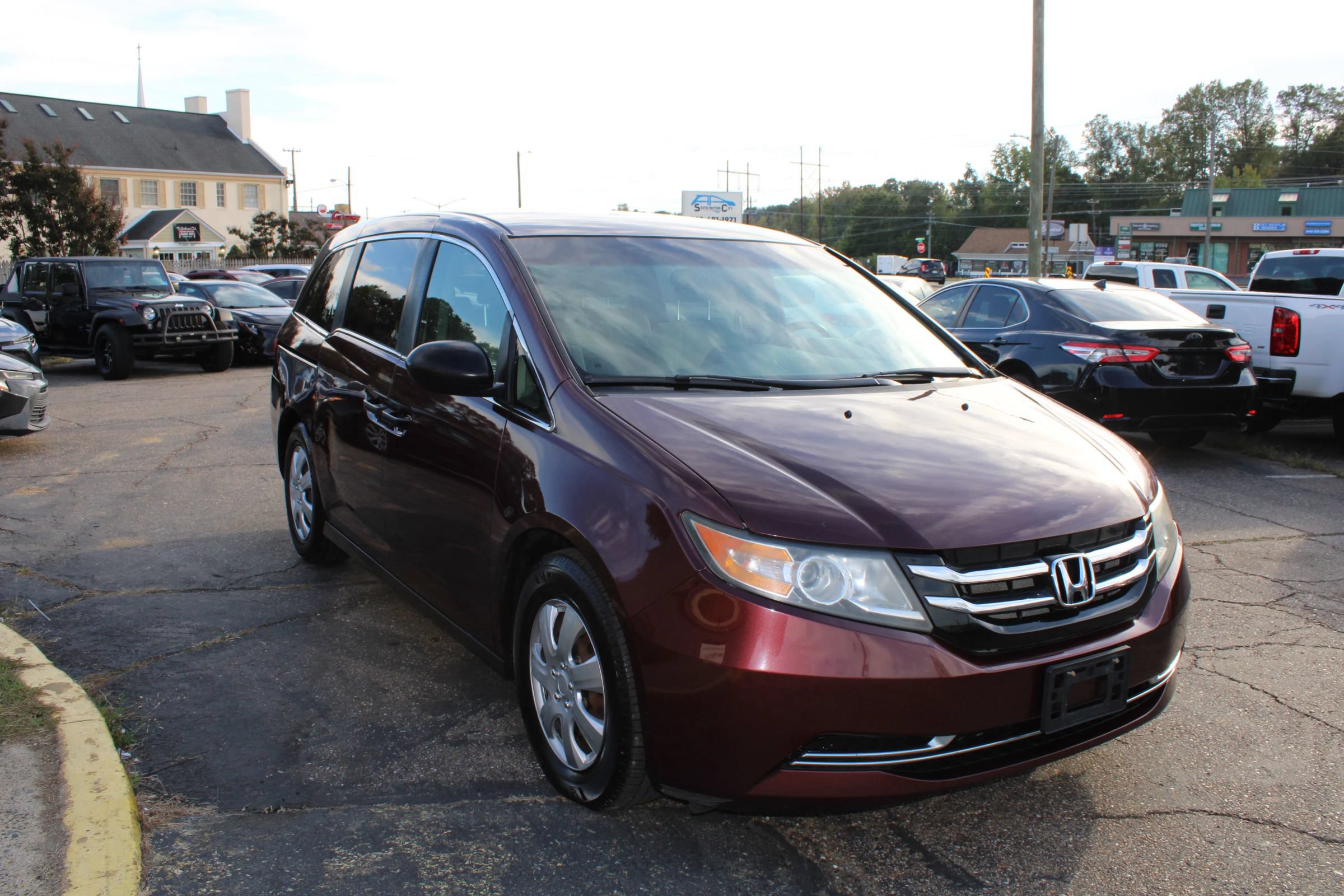 Used 2017 Honda Odyssey LX image 3
