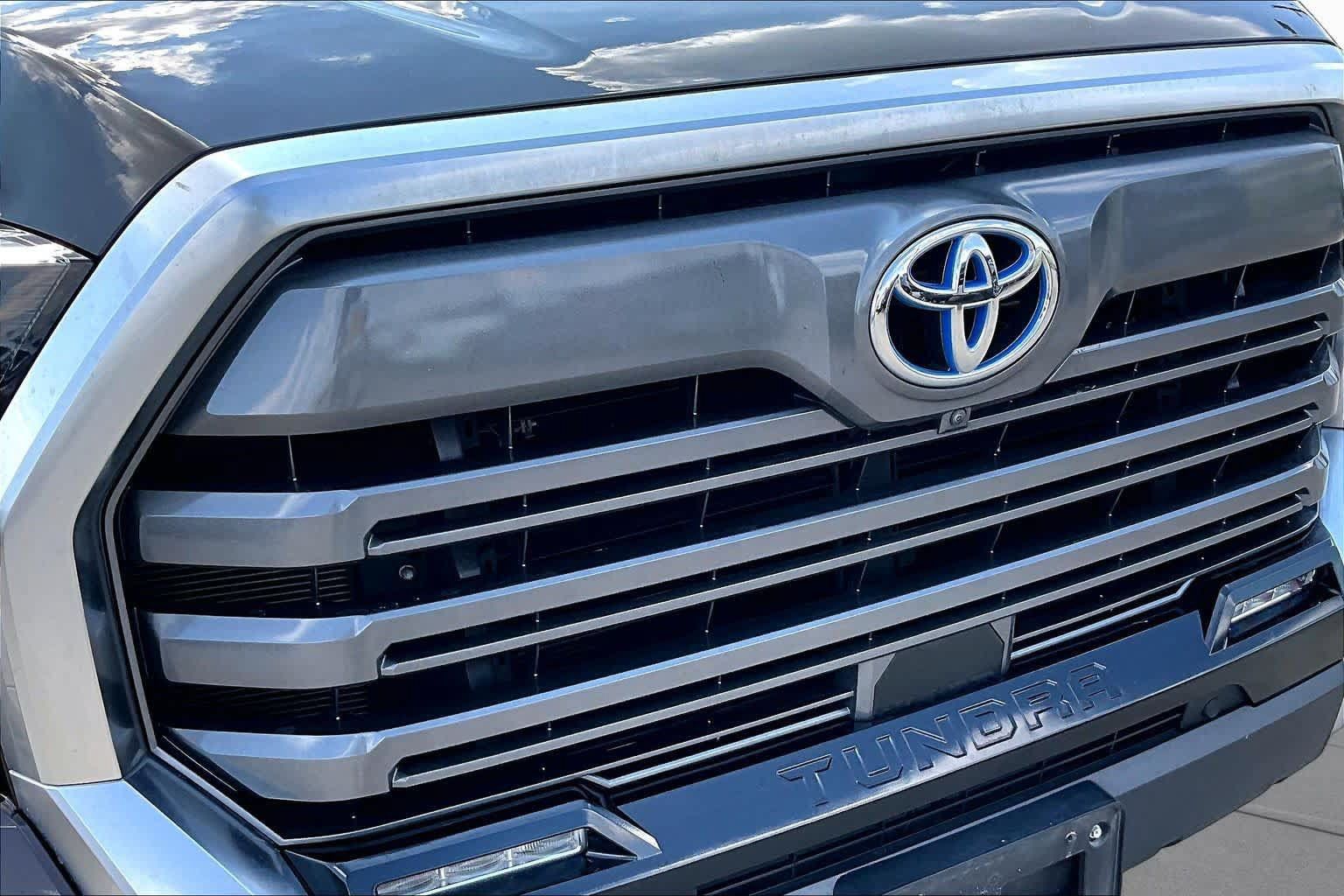 Used 2024 Toyota Tundra Limited AWD/4WD image 30