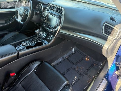 Used 2023 Nissan Maxima SV w/ Floor Mat Group image 28