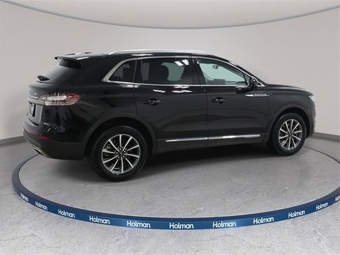 Used 2022 Lincoln Nautilus Standard image 5