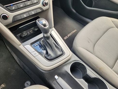 Used 2018 Hyundai Elantra SEL FWD image 19
