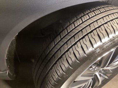 Certified 2023 Toyota Venza LE image 6