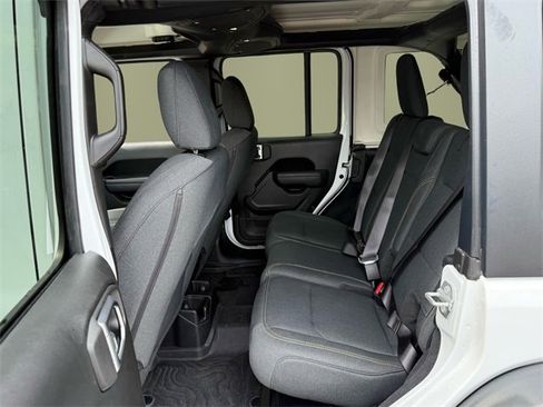 Used 2025 Jeep Wrangler Willys image 5