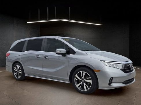 Used 2023 Honda Odyssey Touring image 1