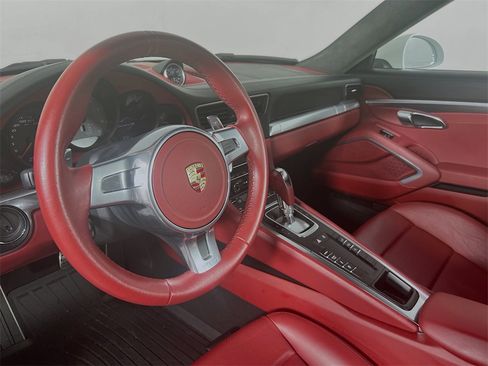Used 2013 Porsche 911 Carrera 4S image 4