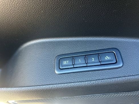 Used 2018 Chevrolet Tahoe LT image 23