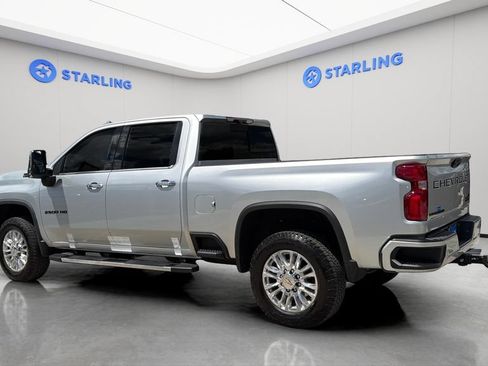 Used 2022 Chevrolet Silverado 2500 High Country w/ LPO, Dark Essentials Package AWD/4WD image 4