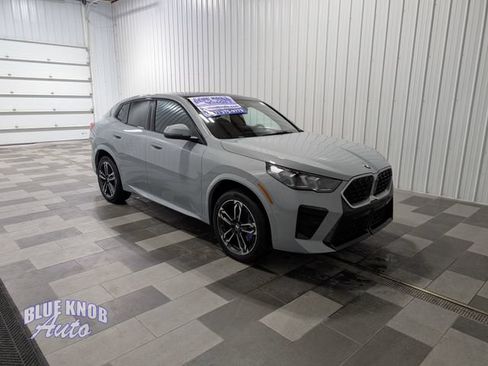 Used 2025 BMW X2 xDrive28i w/ M Sport Package AWD/4WD image 5