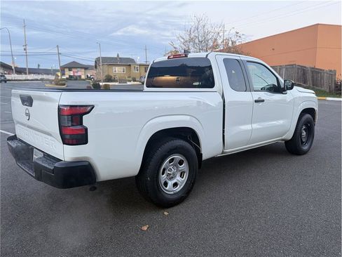 Used 2024 Nissan Frontier S w/ S Utility Package image 8
