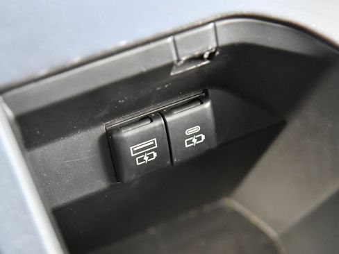 Used 2024 Toyota Camry LE image 25