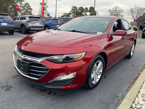 Used 2024 Chevrolet Malibu LT image 2