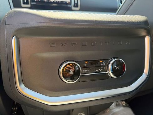 New 2026 Ford Expedition Active AWD/4WD image 14