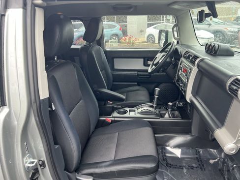 Used 2012 Toyota FJ Cruiser 4WD w/ Upgrade Pkg image 24