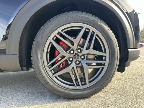 New 2026 Ford Explorer ST-Line w/ ST-Line Street Pack image 12