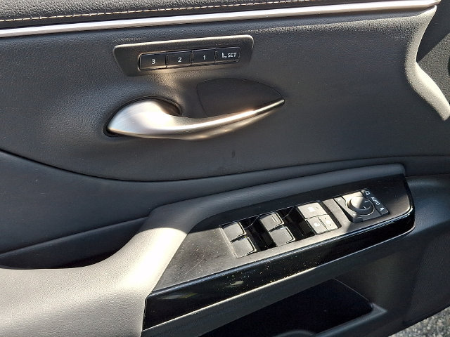 Used 2024 Lexus ES 350 w/ Premium Package FWD image 12