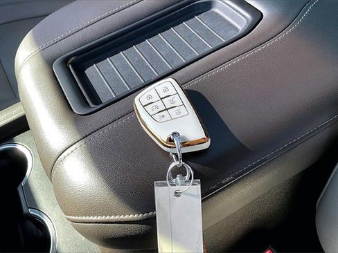 Used 2021 Chevrolet Tahoe Z71 w/ Z71 Off-Road Package image 36