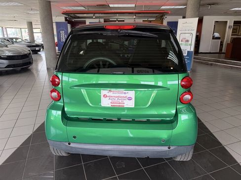 Used 2011 smart fortwo pure RWD image 5