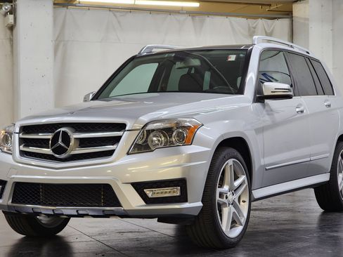 Used 2011 Mercedes-Benz GLK 350 4MATIC image 11