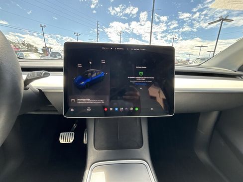 Used 2022 Tesla Model Y Performance AWD/4WD image 17