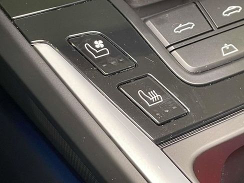 Certified 2025 Porsche 911 Carrera 4 GTS image 31